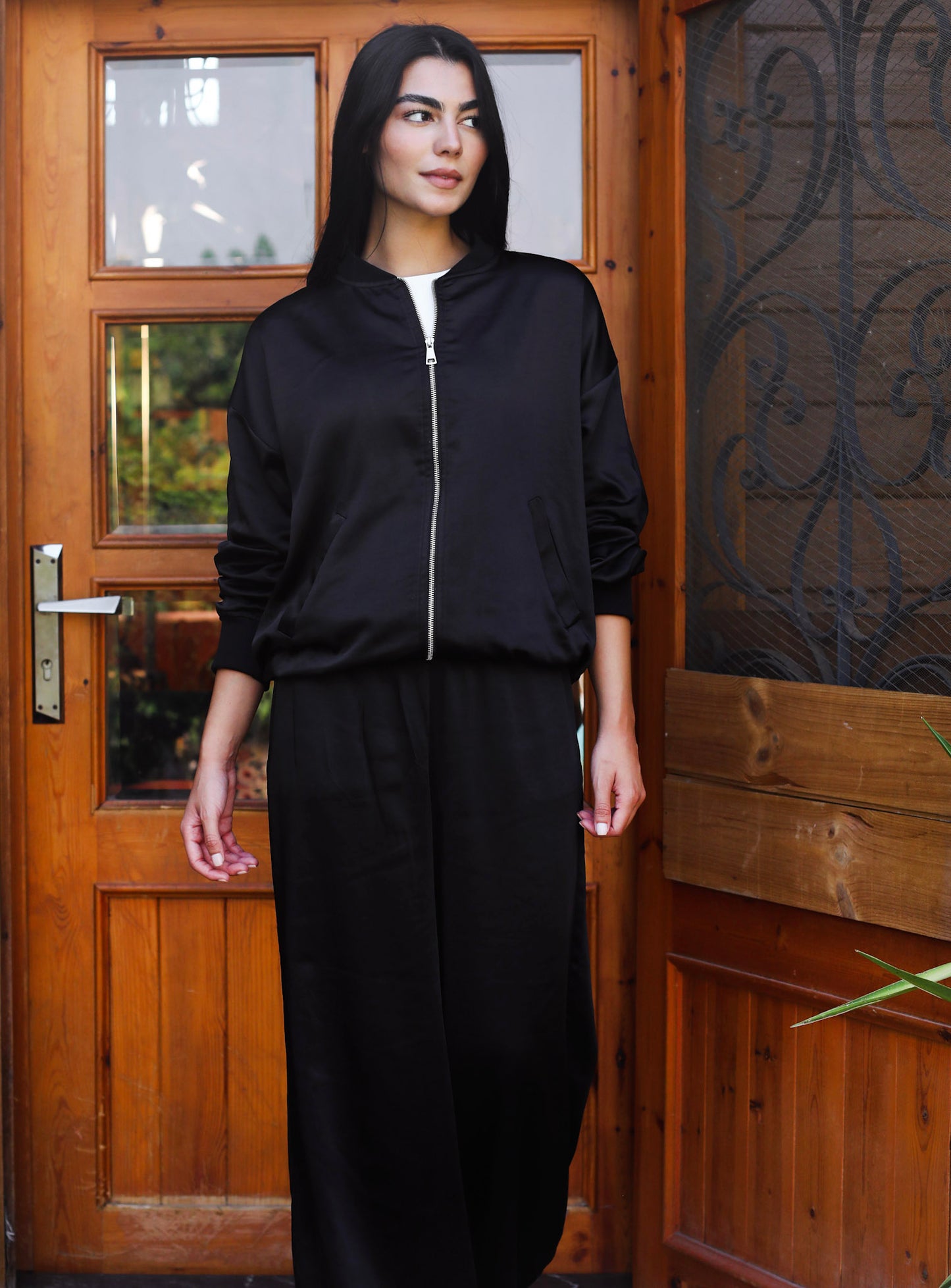 The Zee Edit Black
