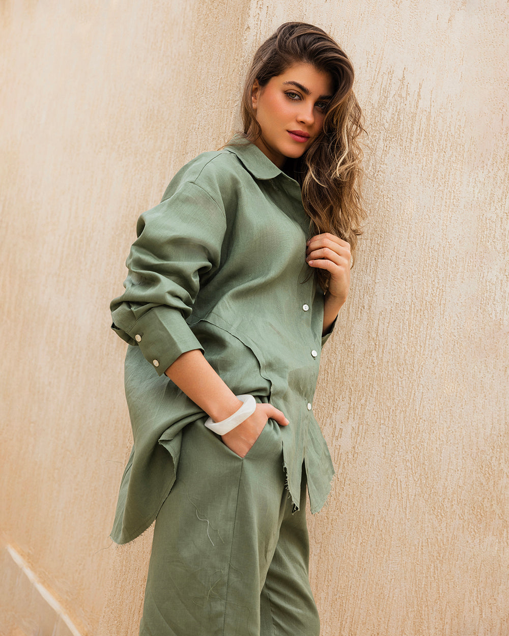 The Unfinished Linen Shirt - Olive