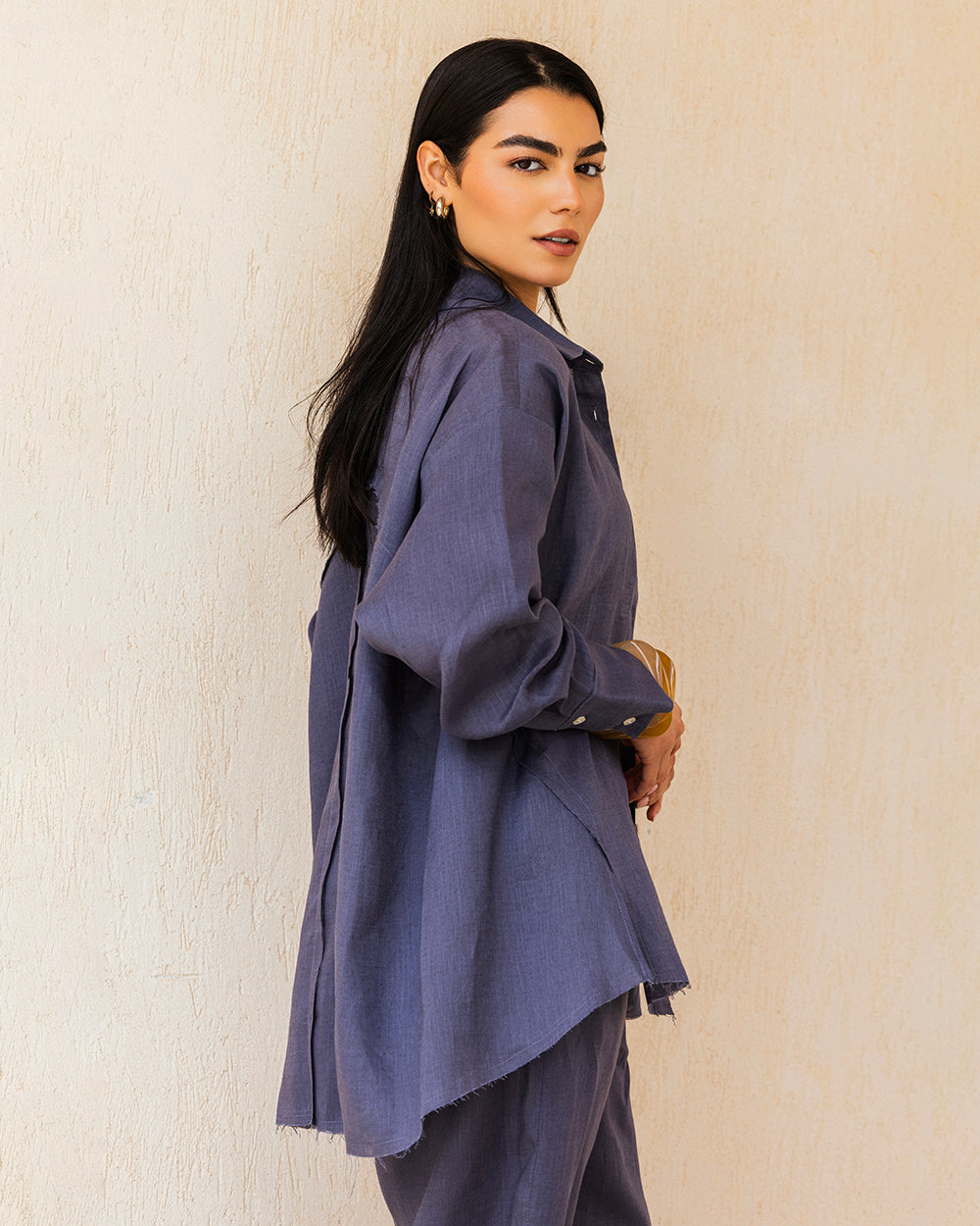The Unfinished Linen Shirt - Midnight
