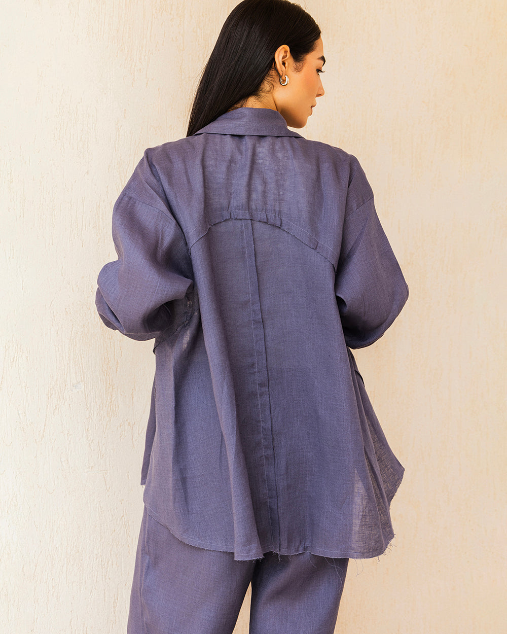 The Unfinished Linen Shirt - Midnight