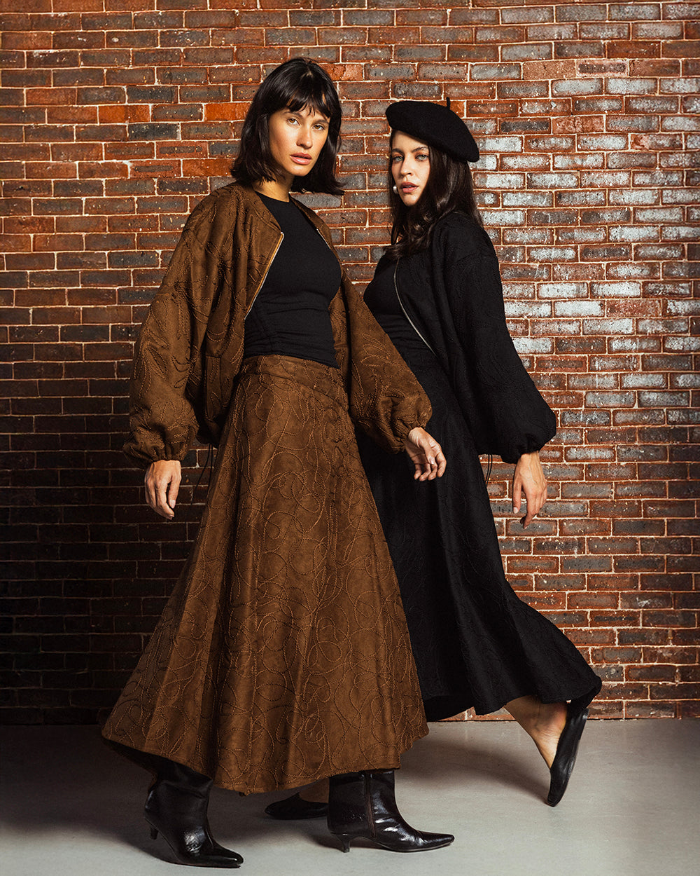 The Contour Suede Skirt Black - Adults