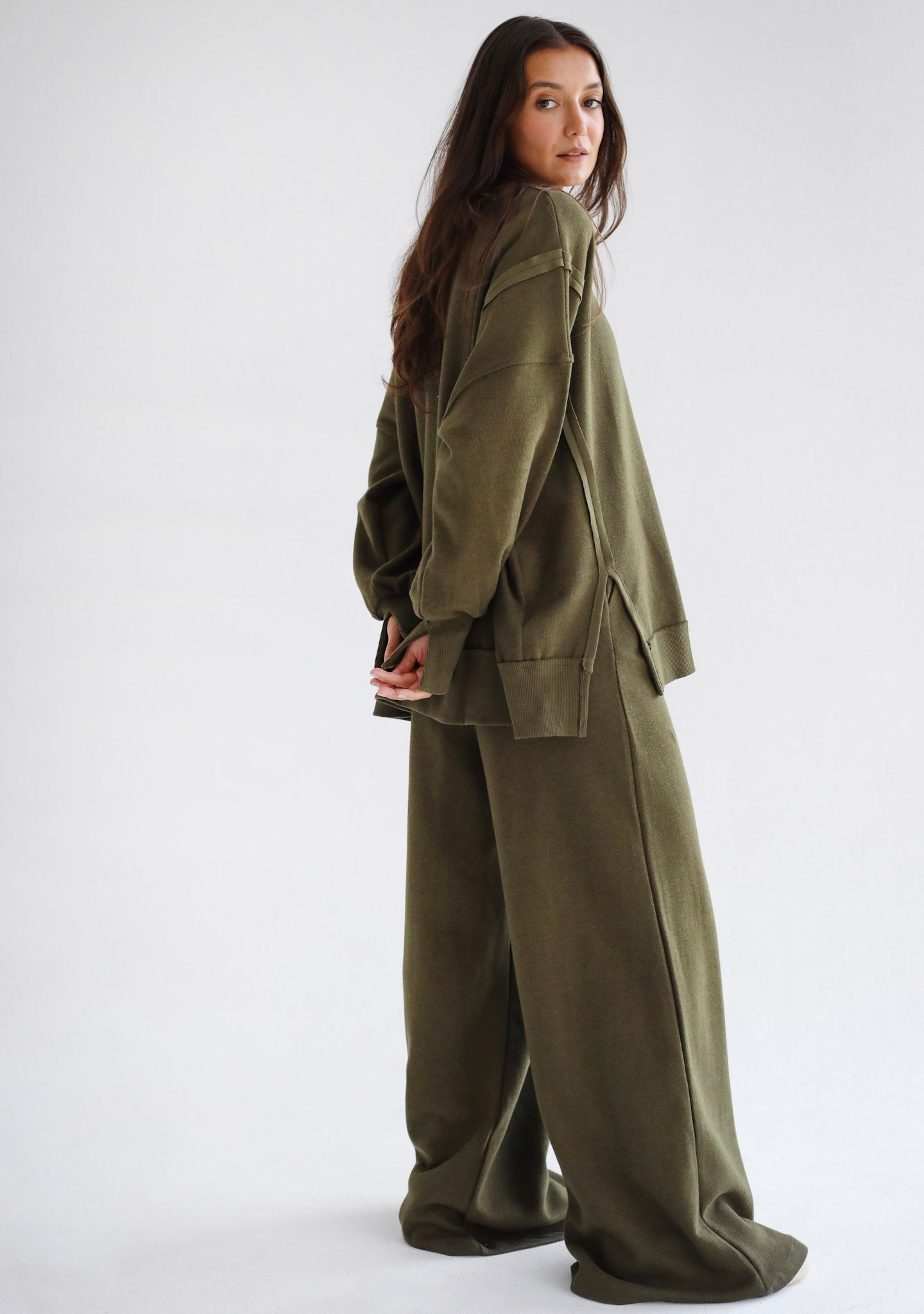 The Beyond Set Olive - Adults