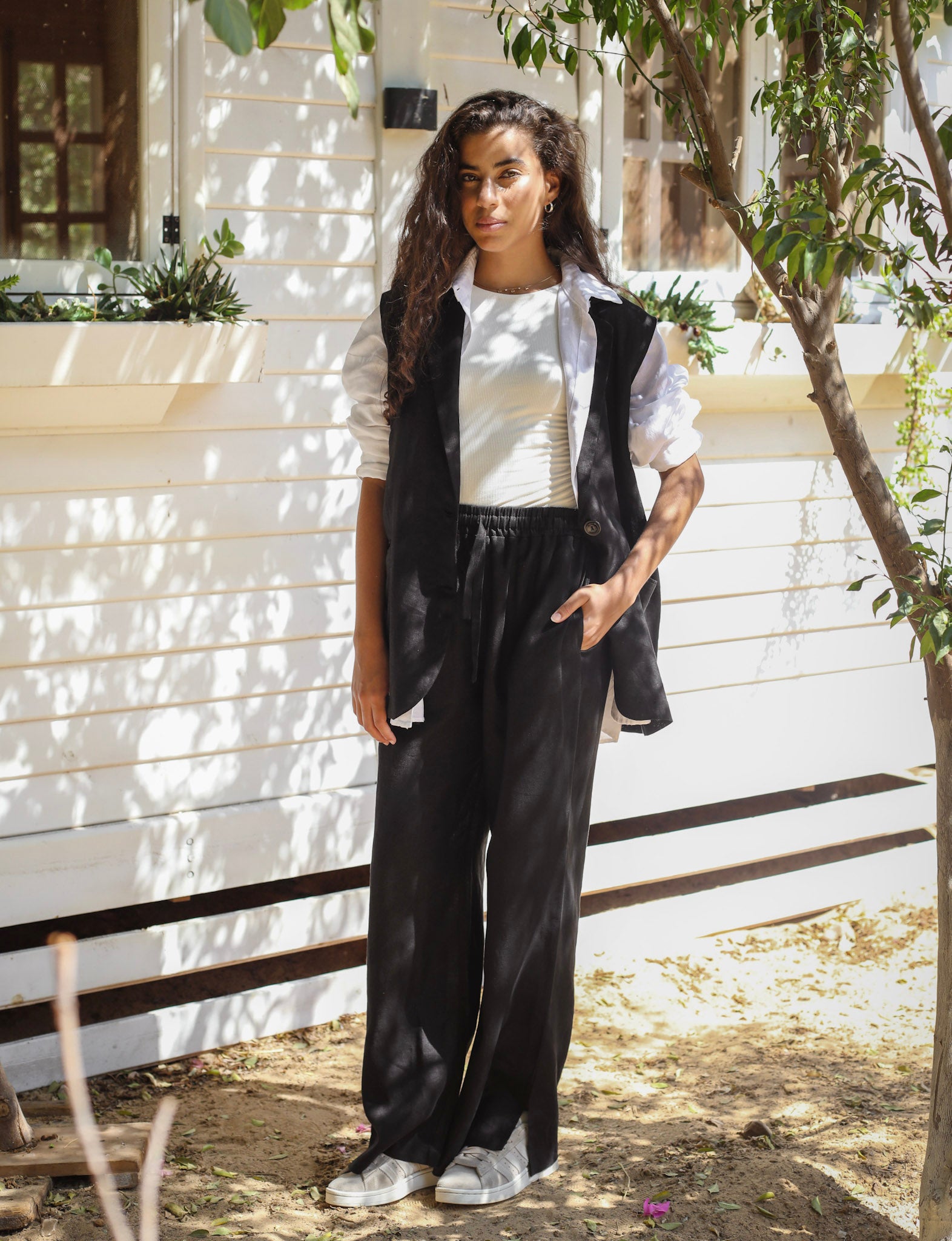 Settle in Black - Adults