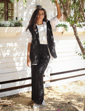 Settle in Black - Adults