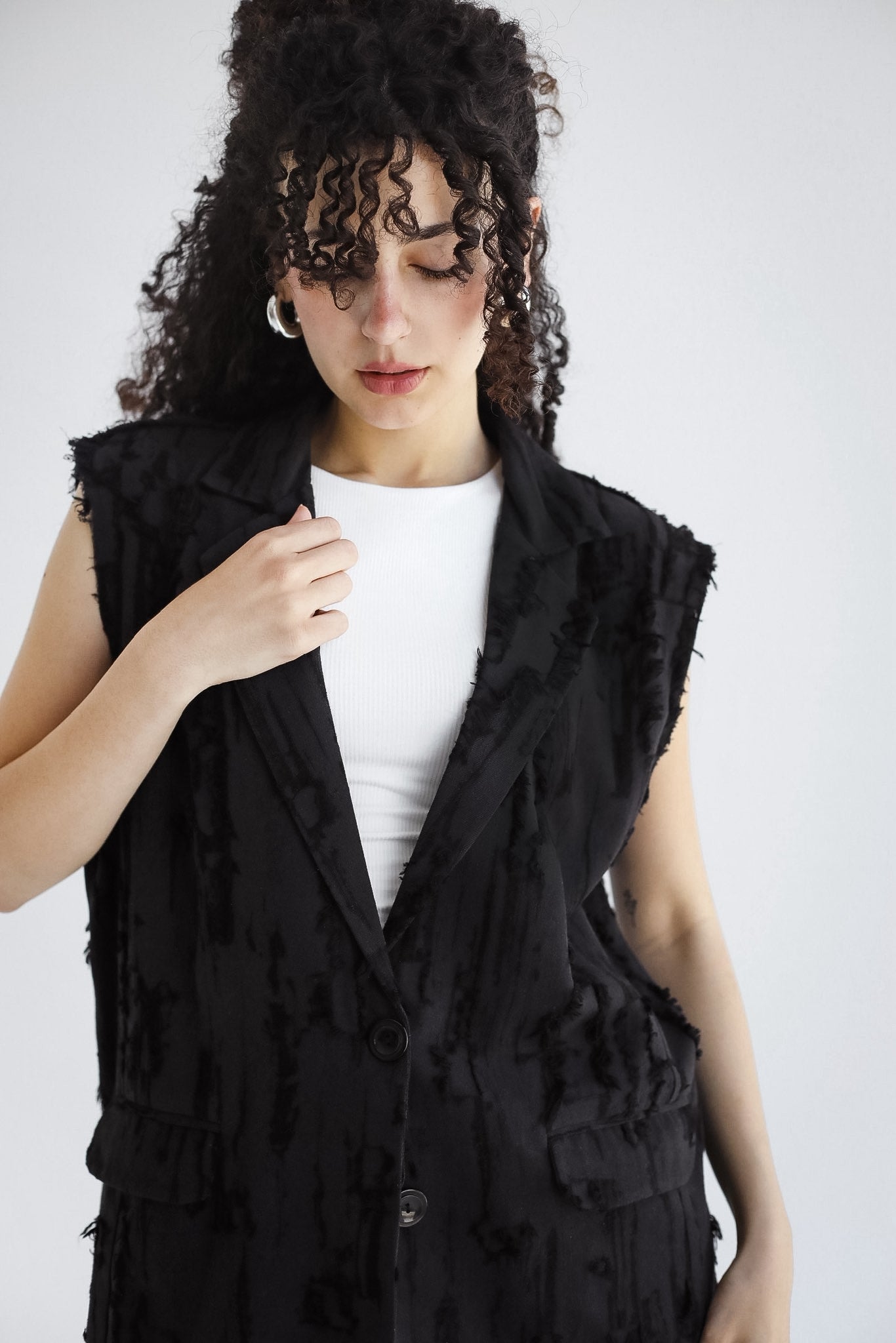 Ripped Vest- Black – Tamaa Official