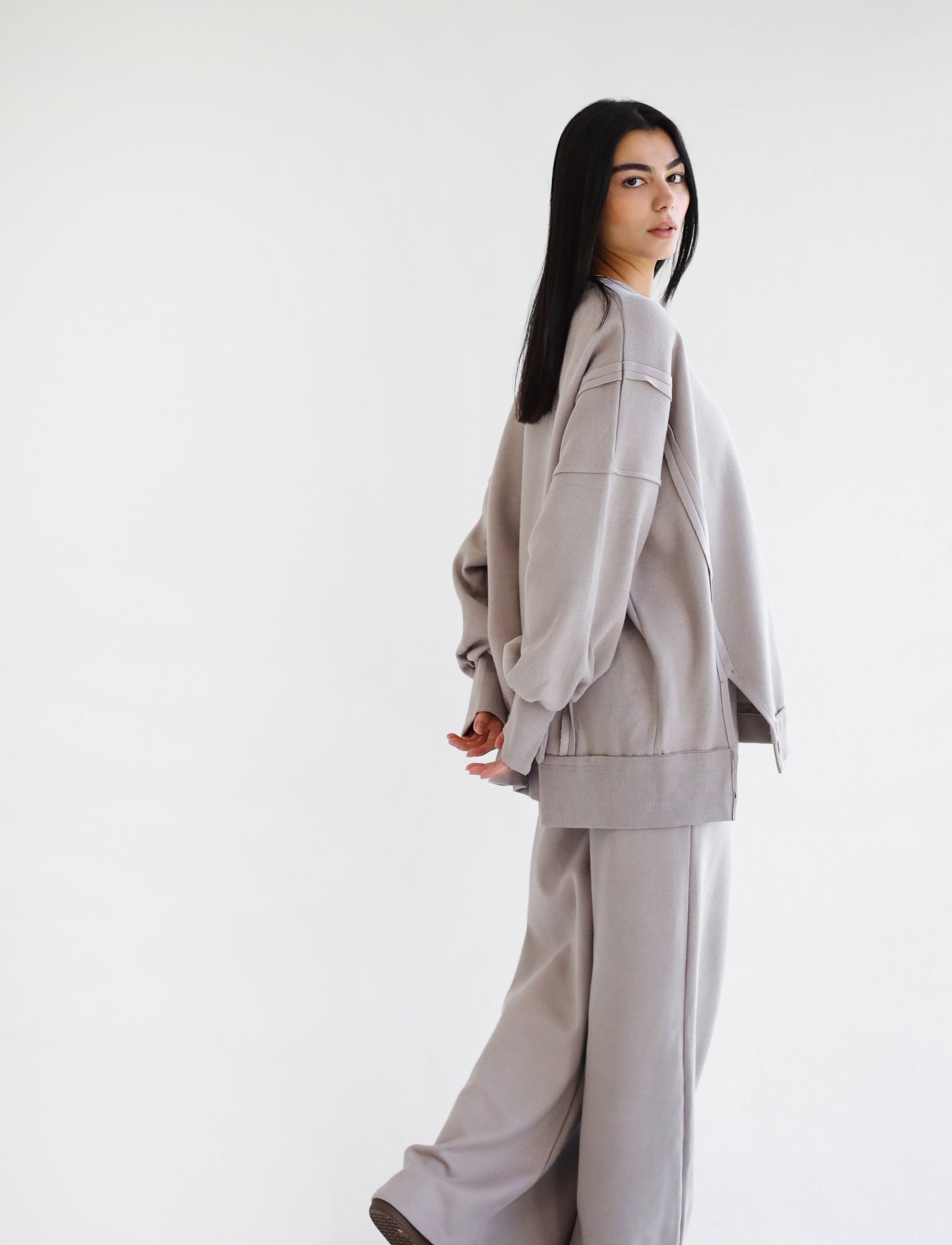 The Beyond Set Greyish - Adults