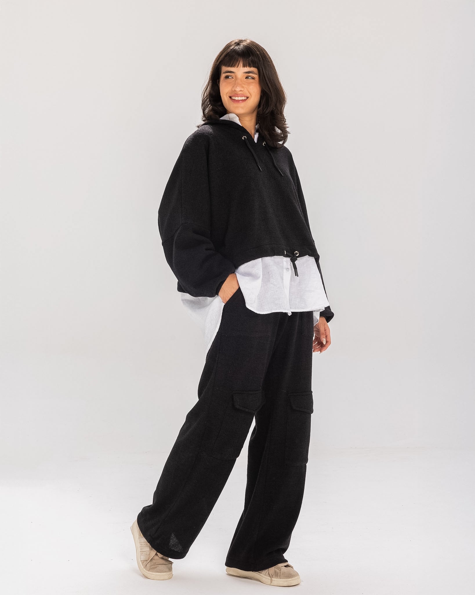 Winter Whispers Black - Adults